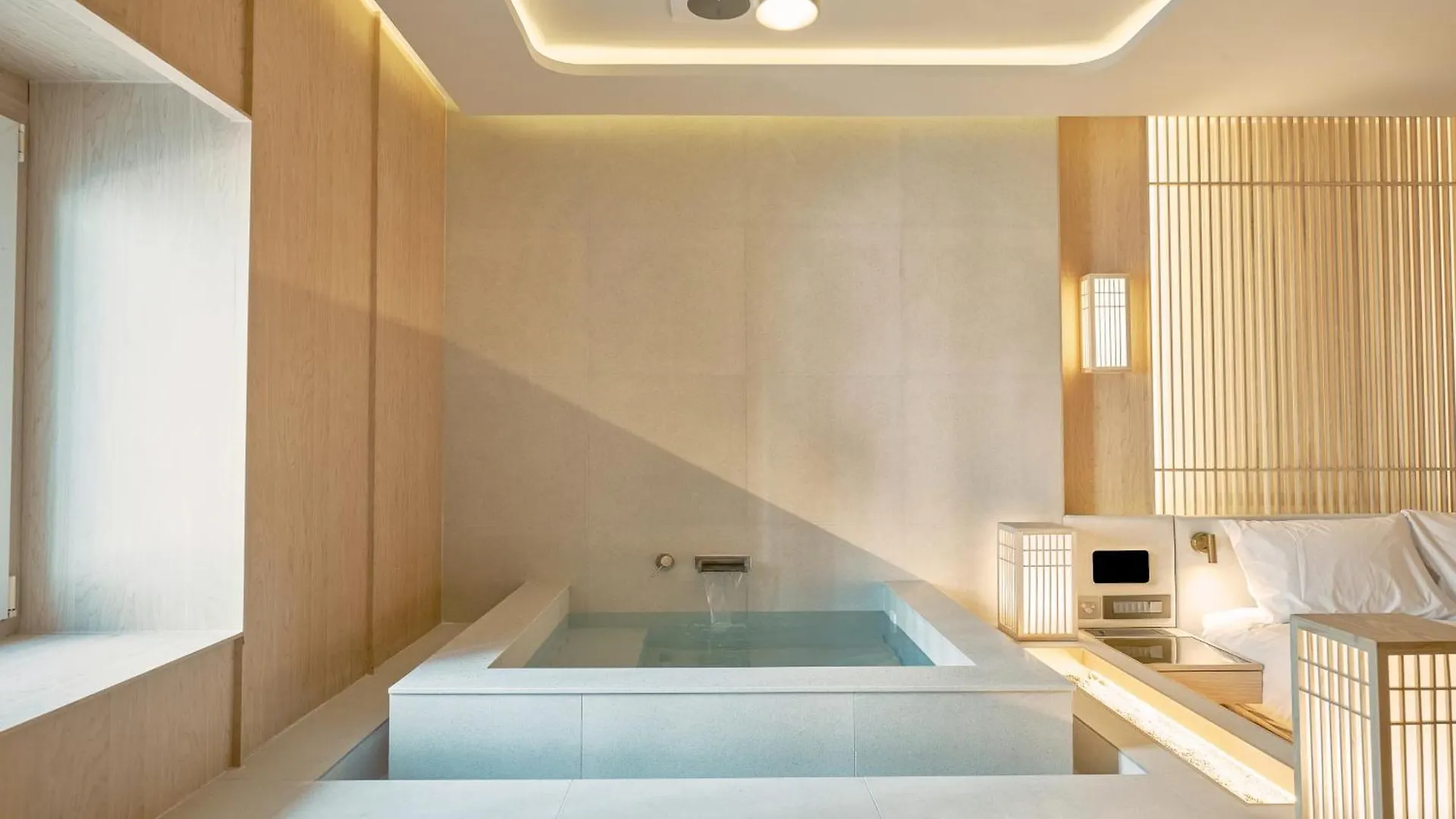 Uh Continental Centerpoint Hotel Busan 4*,  South Korea